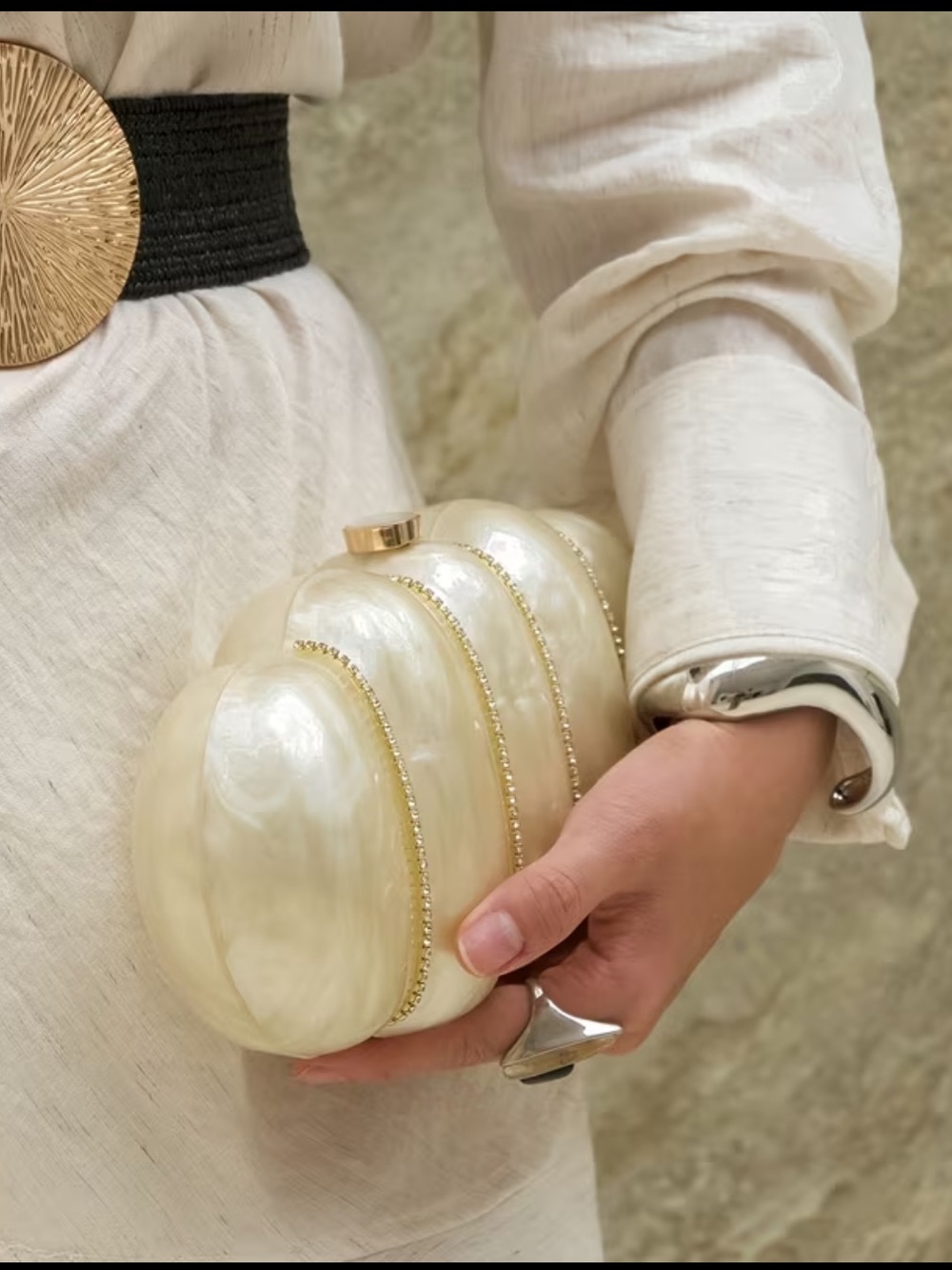 Pearlescent Shell Clutch Handbag in Ivory